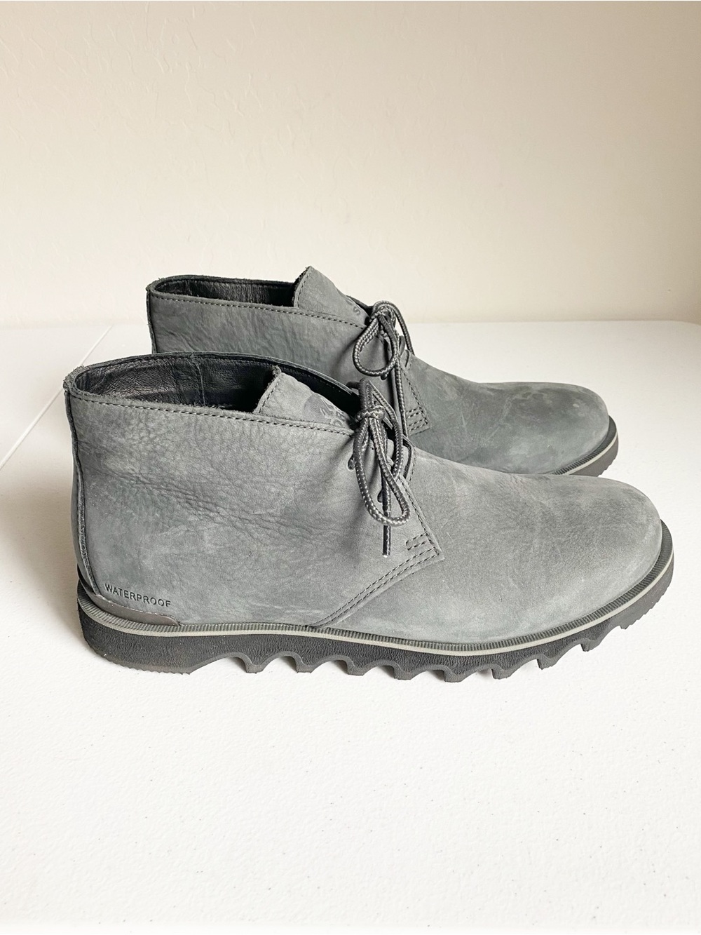 Sorel Kezar Chukka Waterproof Boots Gray Suede Size 10 Like New!
